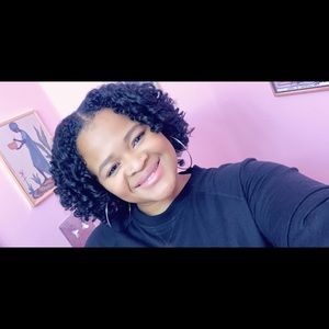 Meet your Posher, Nicole